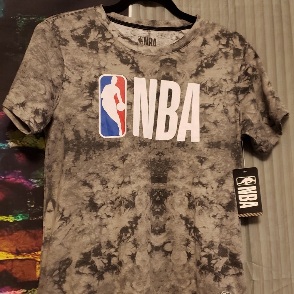 "NBA" boys Short Sleeve Shirt in the size L(14-16)